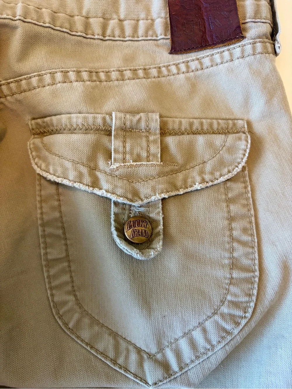 Lucky Brand Khaki Bootcut Pants Cotton Utility Cargo Size 29/8 EUC MidRise Tan